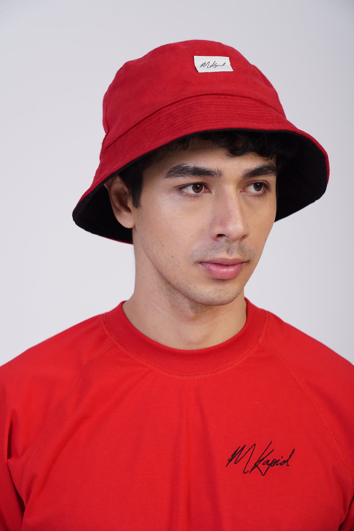 REVERSIBLE BUCKET HAT