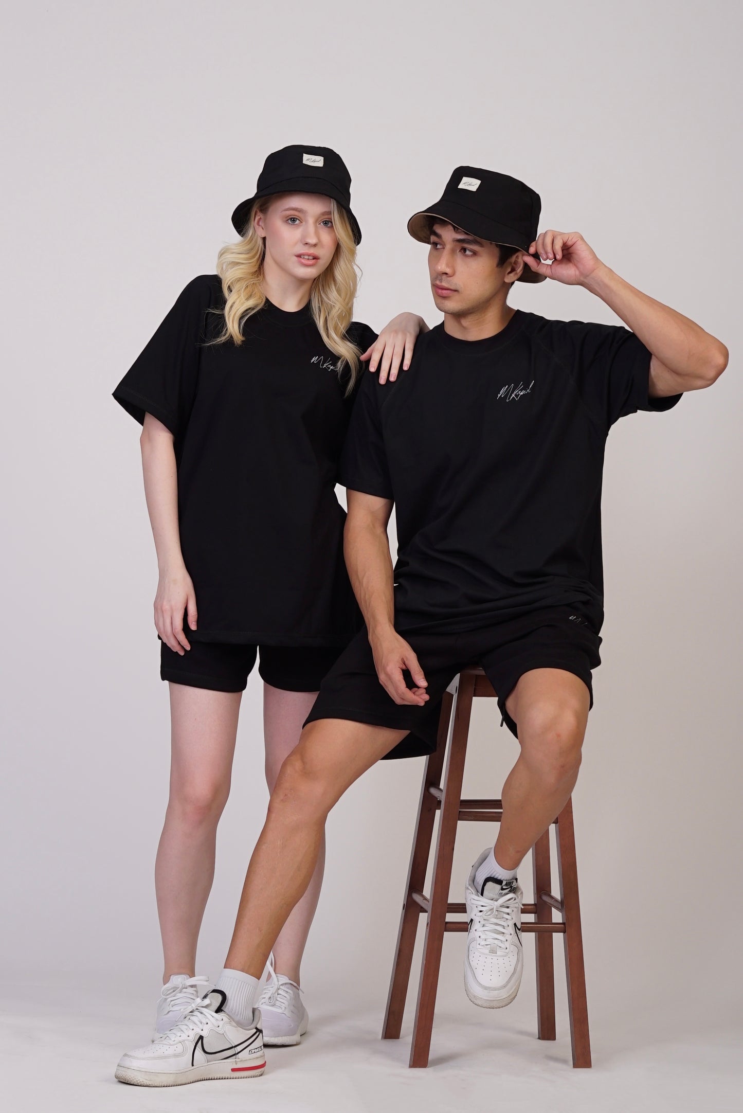 REVERSIBLE BUCKET HAT