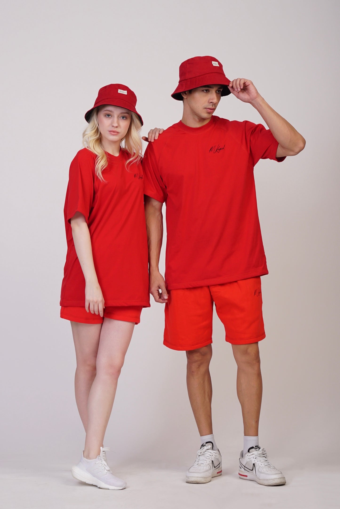 REVERSIBLE BUCKET HAT