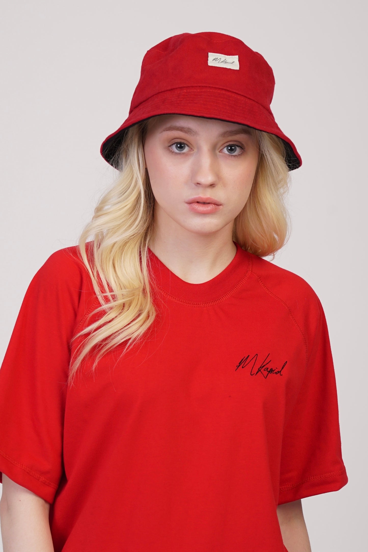 REVERSIBLE BUCKET HAT