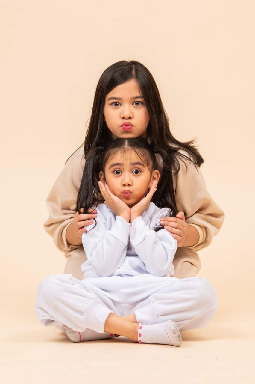 KID SWEATSHIRT & SWEATPANTS (PAIR)